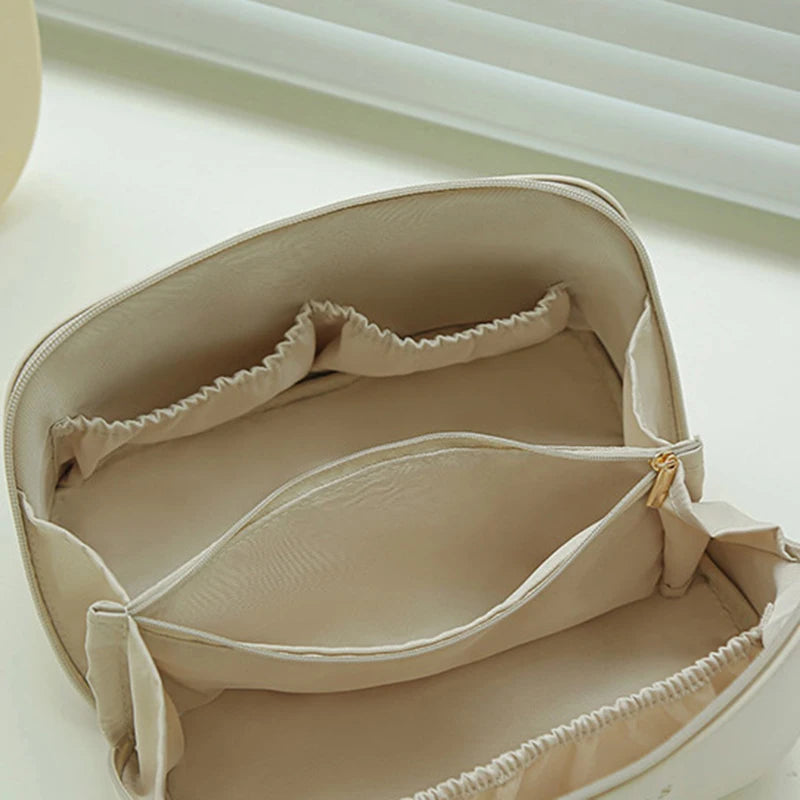 Elegant Leather Cosmetic Bag: Your Chic Travel Companion